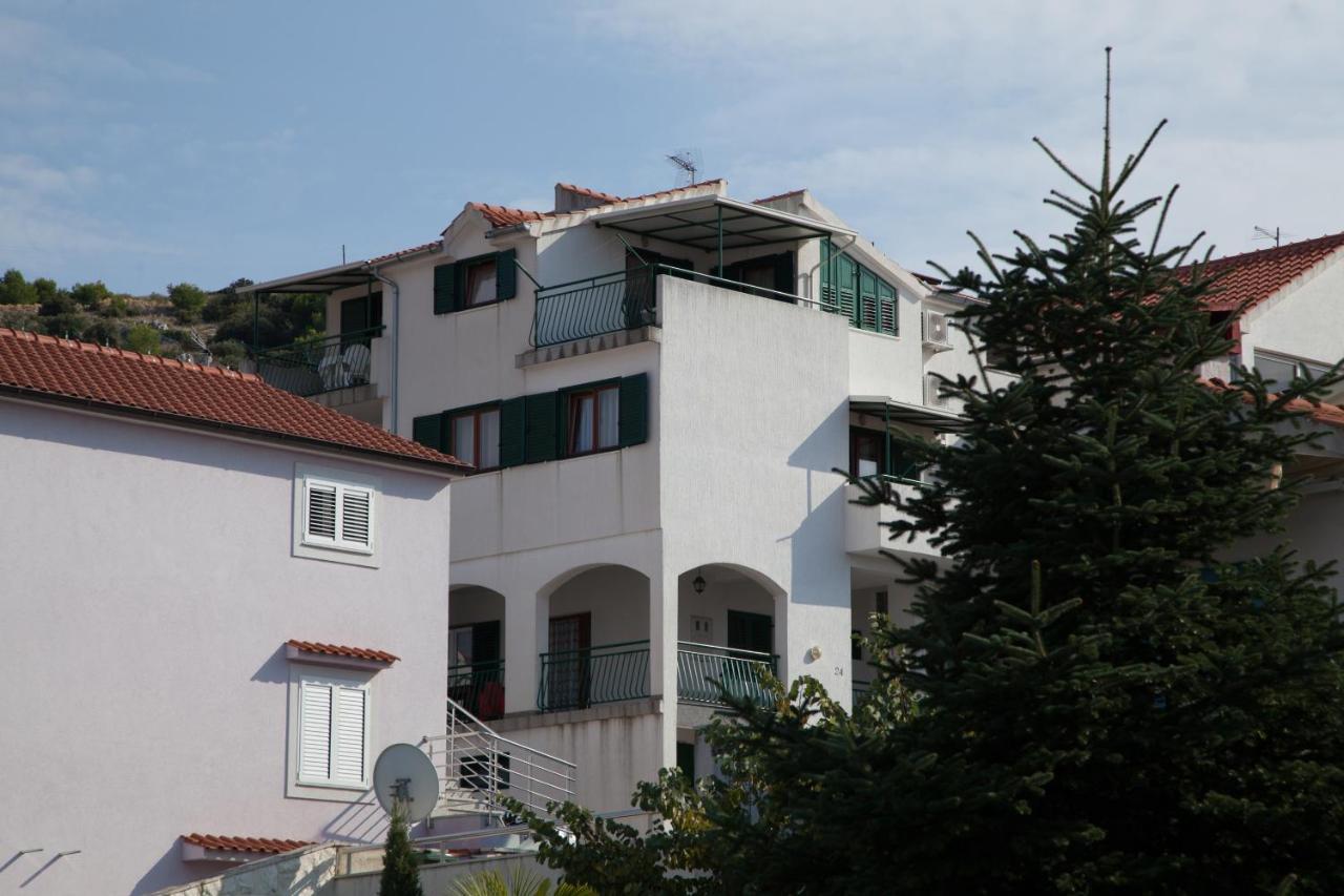 Apartments By The Sea Bilo, Primosten - 4191 Eksteriør billede