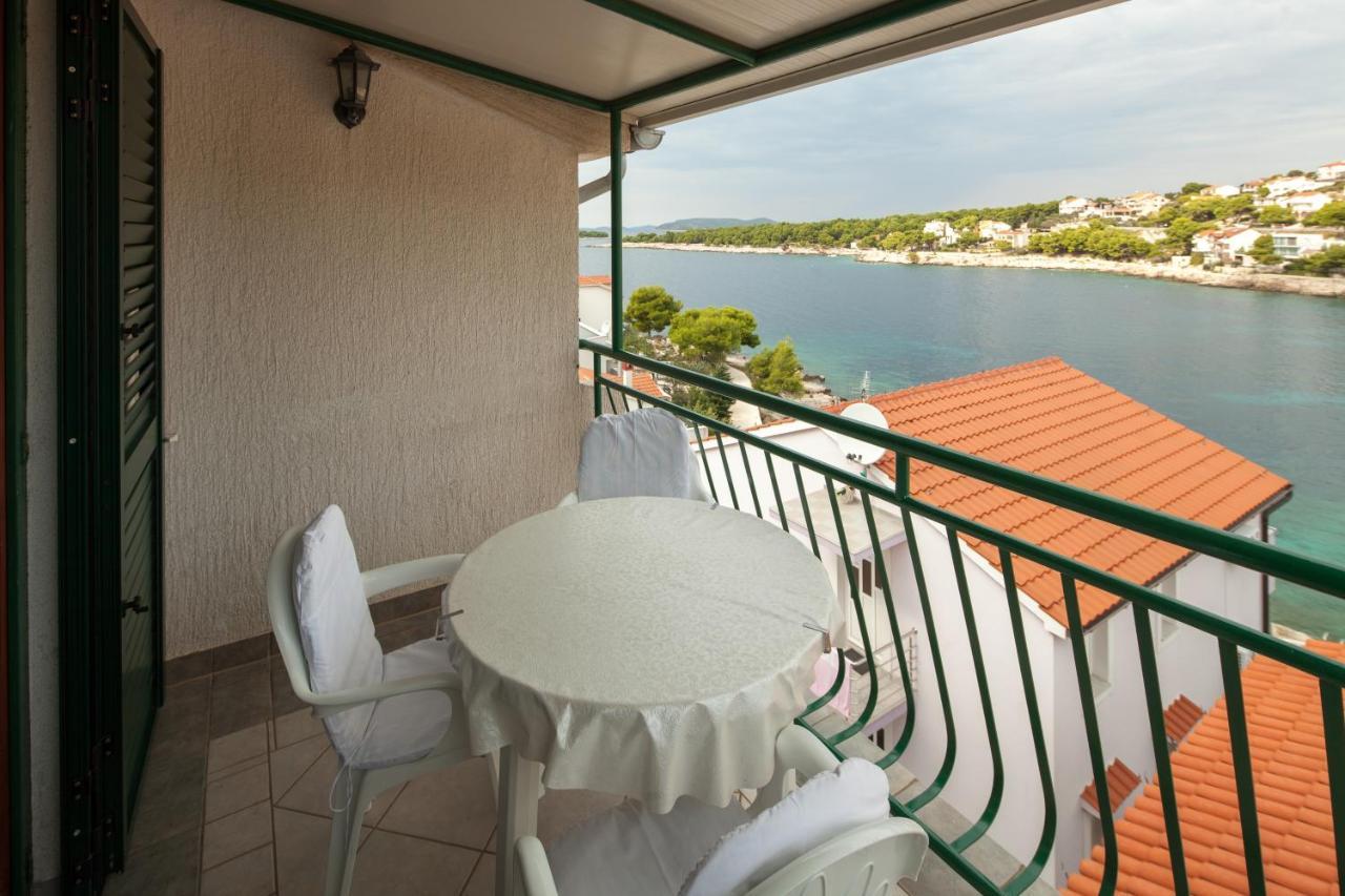 Apartments By The Sea Bilo, Primosten - 4191 Eksteriør billede